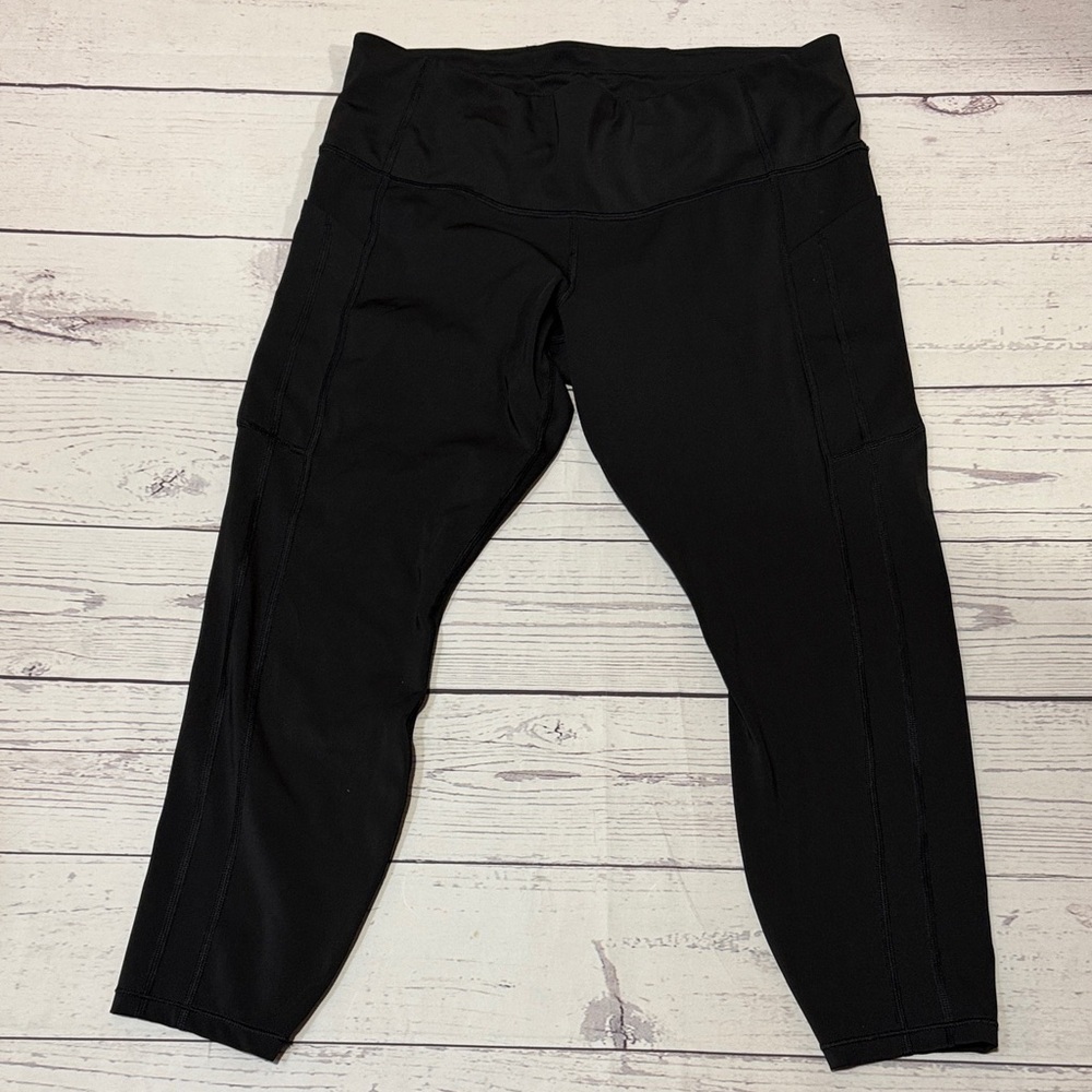 Athleta Ultimate Stash Tight Capri